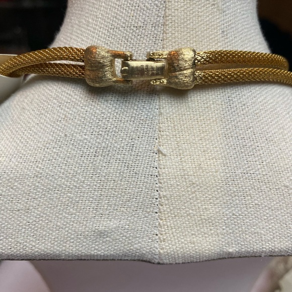 15” Goldtone chocker necklace, duel mesh style rows of chain w/ pendant. NWT - Picture 4 of 5